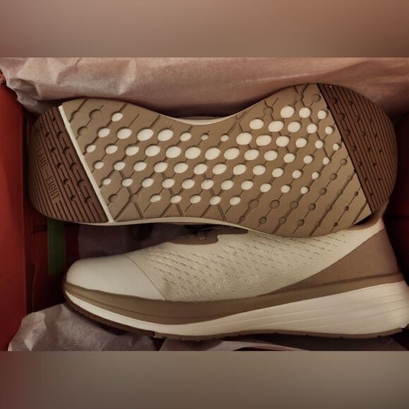 NWT Lane Eight Unisex Relay Trainer Athletic Tennis Shoe - Cream Tan -Size W 8.5 - Picture 9 of 10